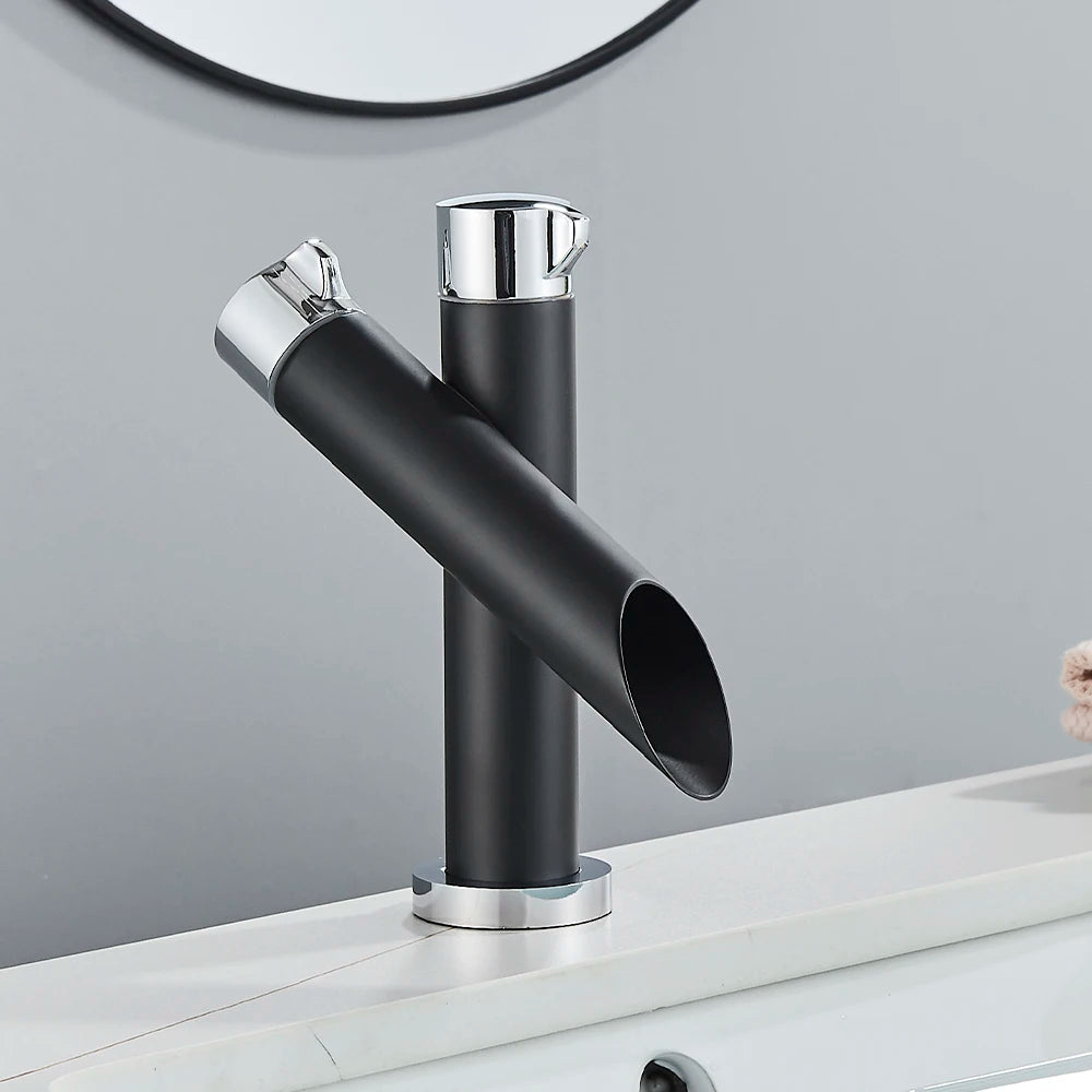 Robinet Cascade Noir Mat Finition Chrome Design Oblique - RIVELLA